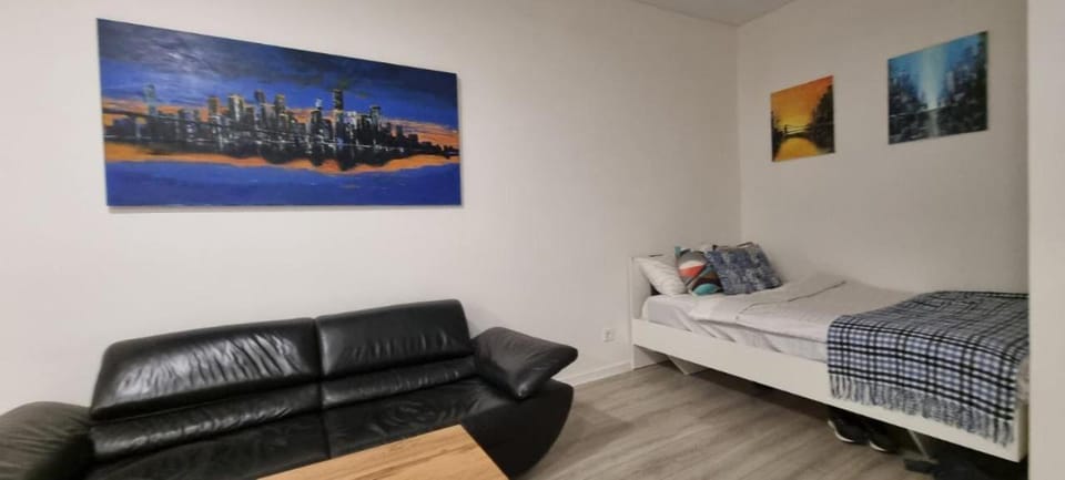 Bed, Living room