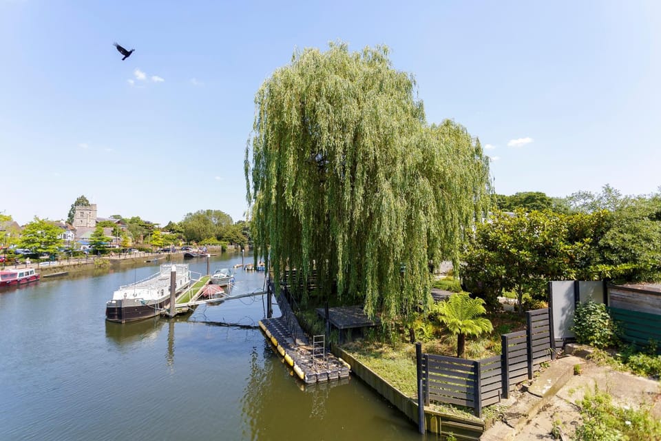 Nearby landmark, Natural landscape, River view
