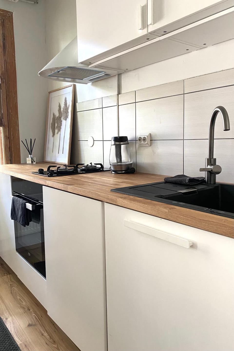 Kitchen or kitchenette, oven, washing machine, kitchen, kitchen