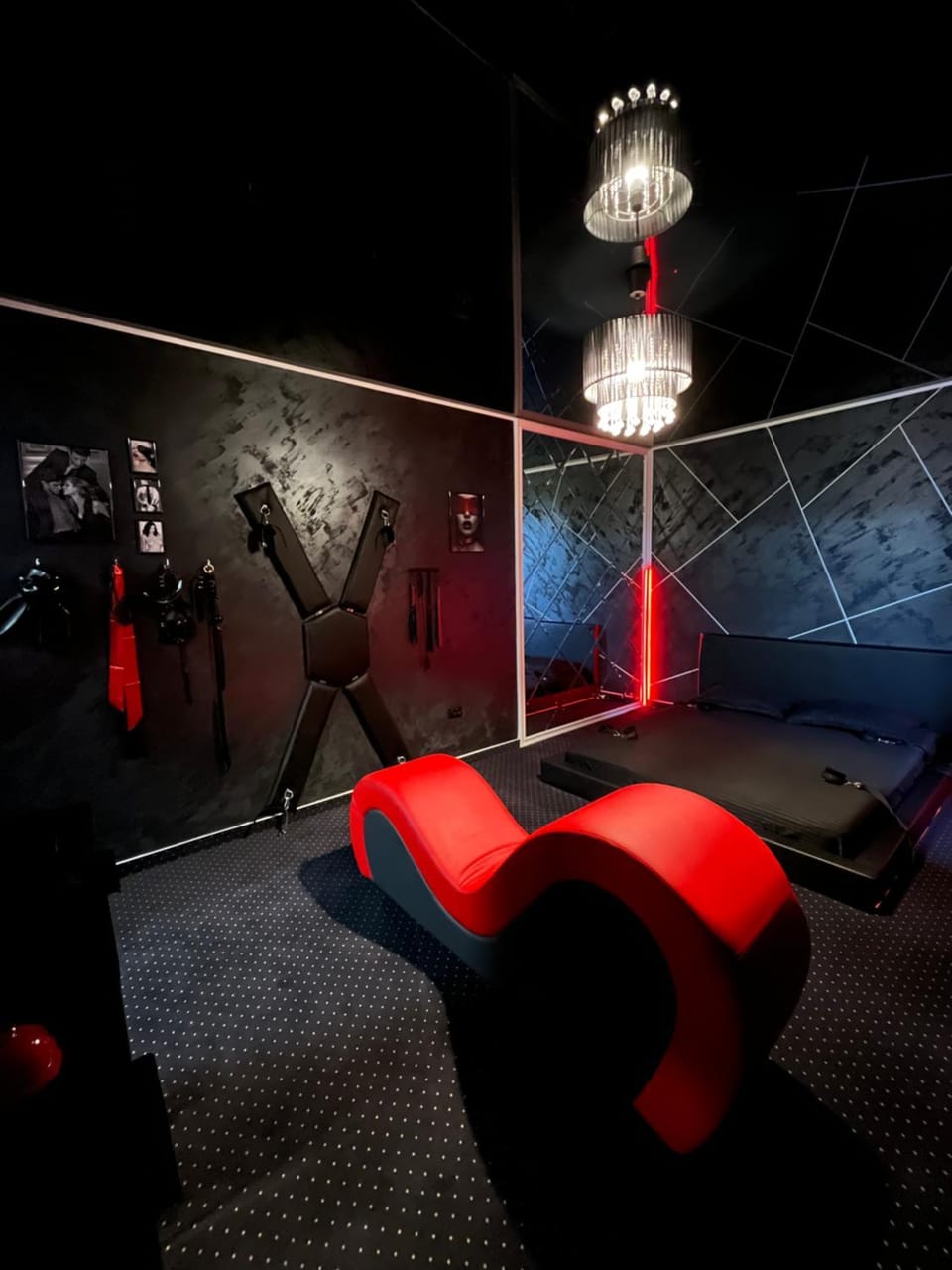Adult only fantasy room Apartment in Bucharest