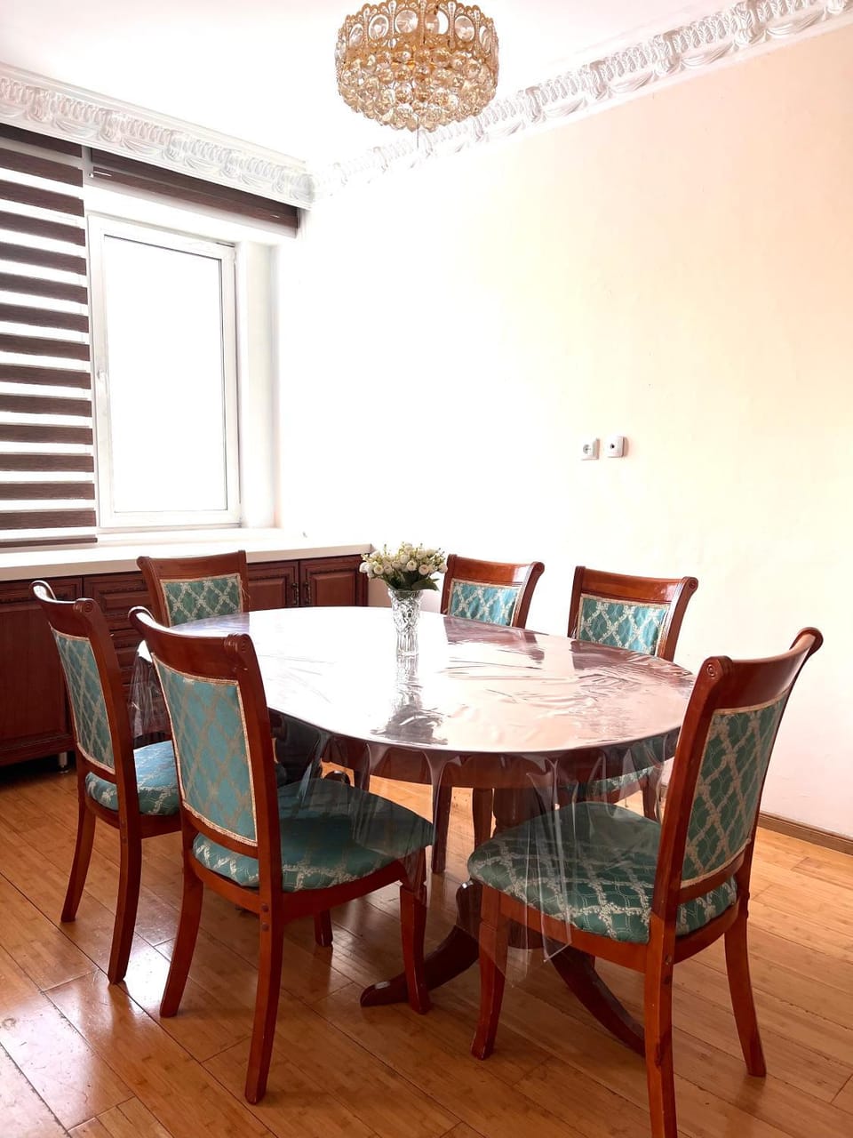Seating area, Dining area