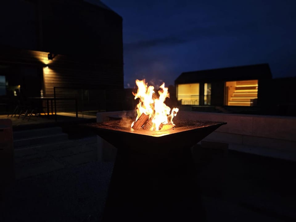 Night, BBQ facilities