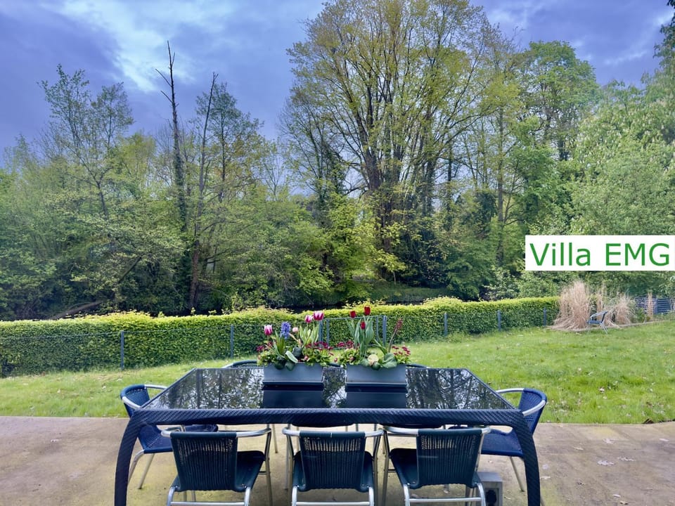 Patio, Day, Natural landscape, Garden, Dining area, Garden view, River view