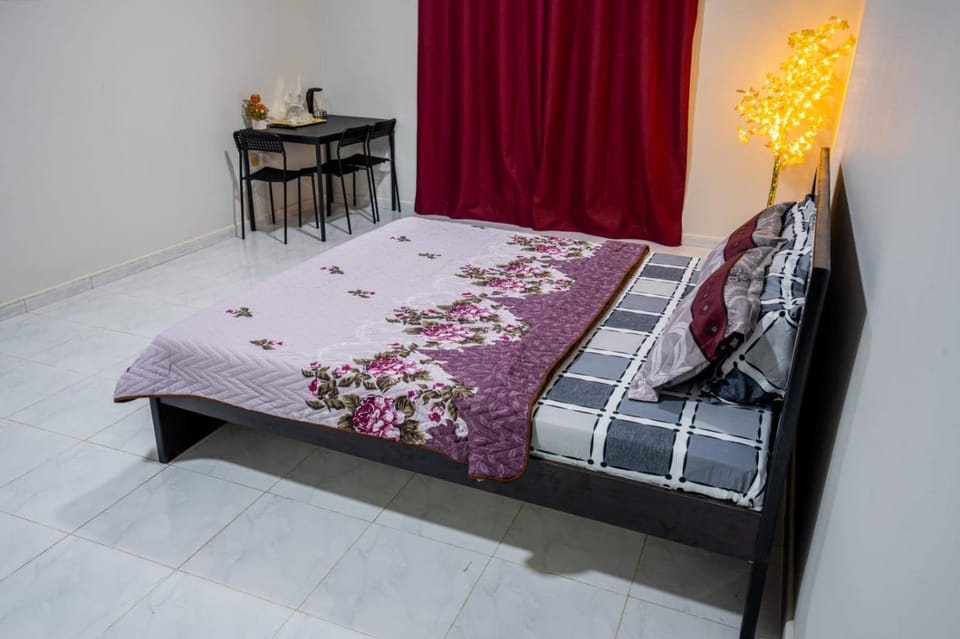 PRIVATE FAMILY ROOM BY BJ Vacation rental in Abu Dhabi
