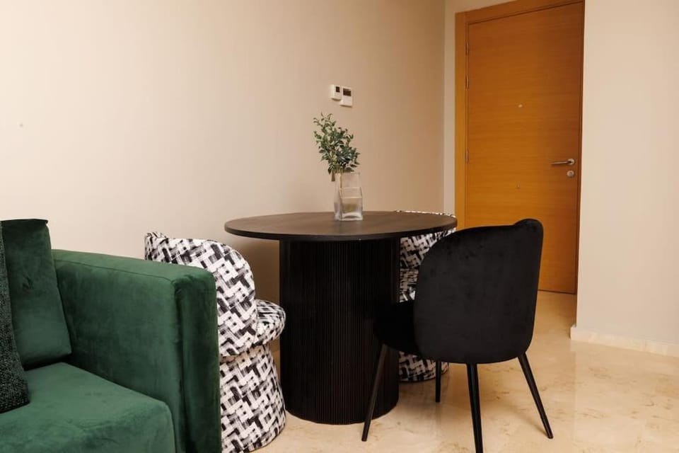 Central Charm: 1-Bed Apartment in Hay Riad Apartment in Rabat