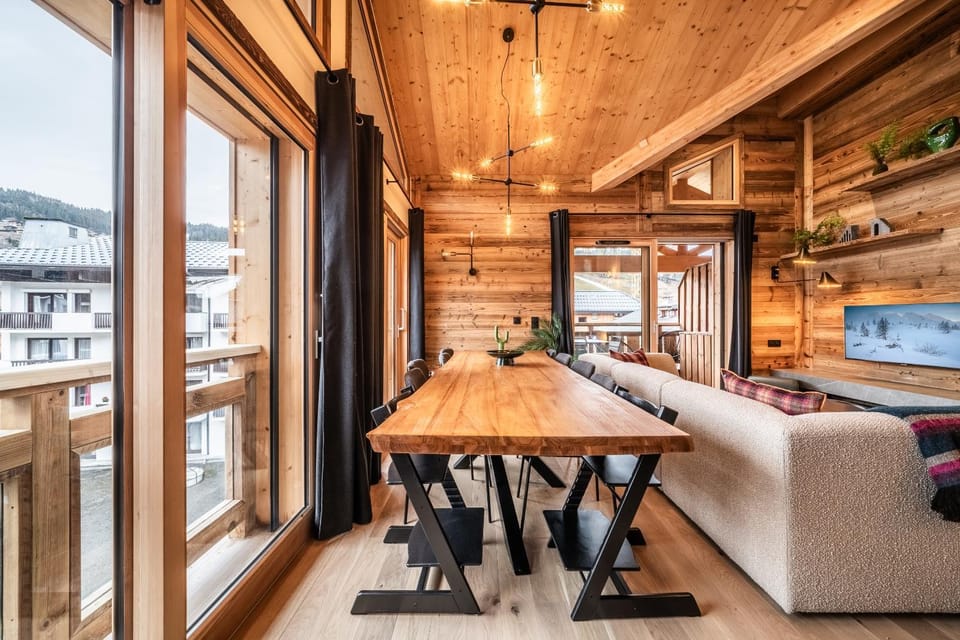 Living room, Dining area