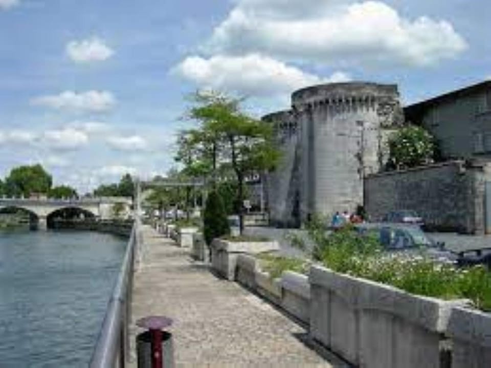 Maison Meire Studios Apartment in Cognac
