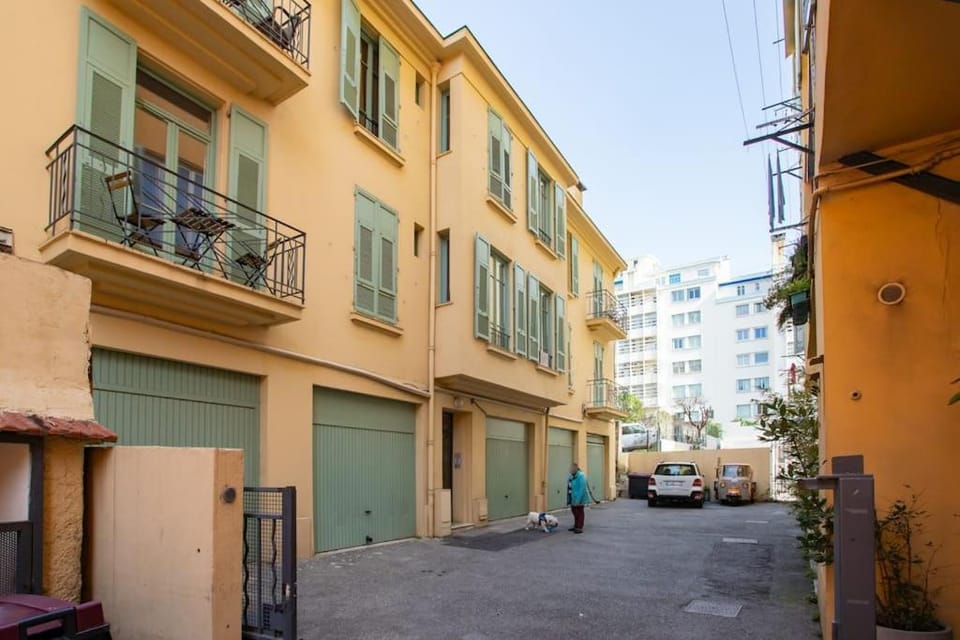 L46 Staywizus - 2P Port, 2min du Cap et 5 du port CLIM & WIFI Apartment in Nice