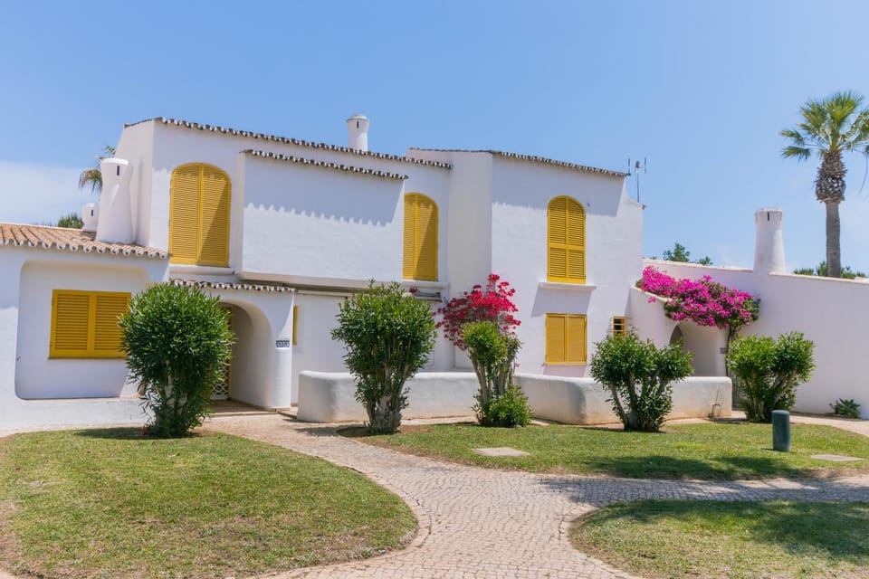 Property building, Spring, Day, Garden, Garden view