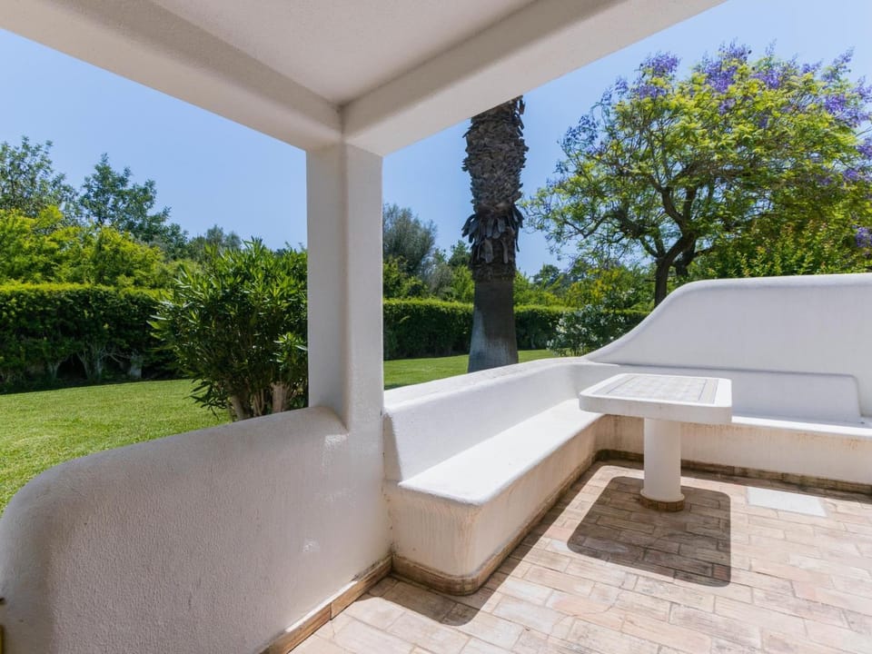 Spring, Day, Garden, Living room, Seating area, Garden view