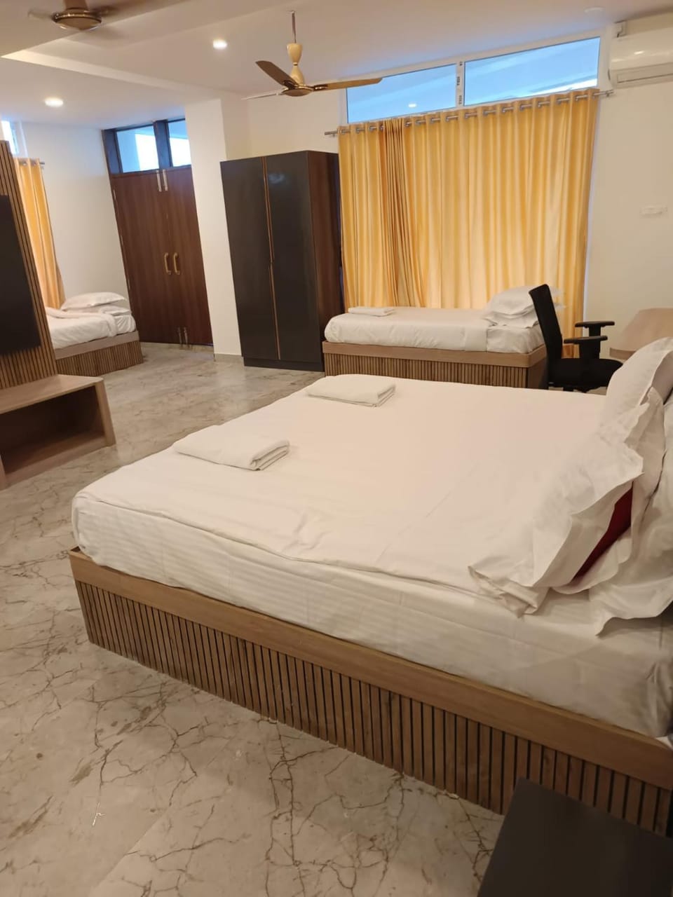 Hotel Aaryan Comforts - Peenya Hotel in Bengaluru
