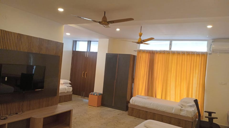 Hotel Aaryan Comforts - Peenya Hotel in Bengaluru