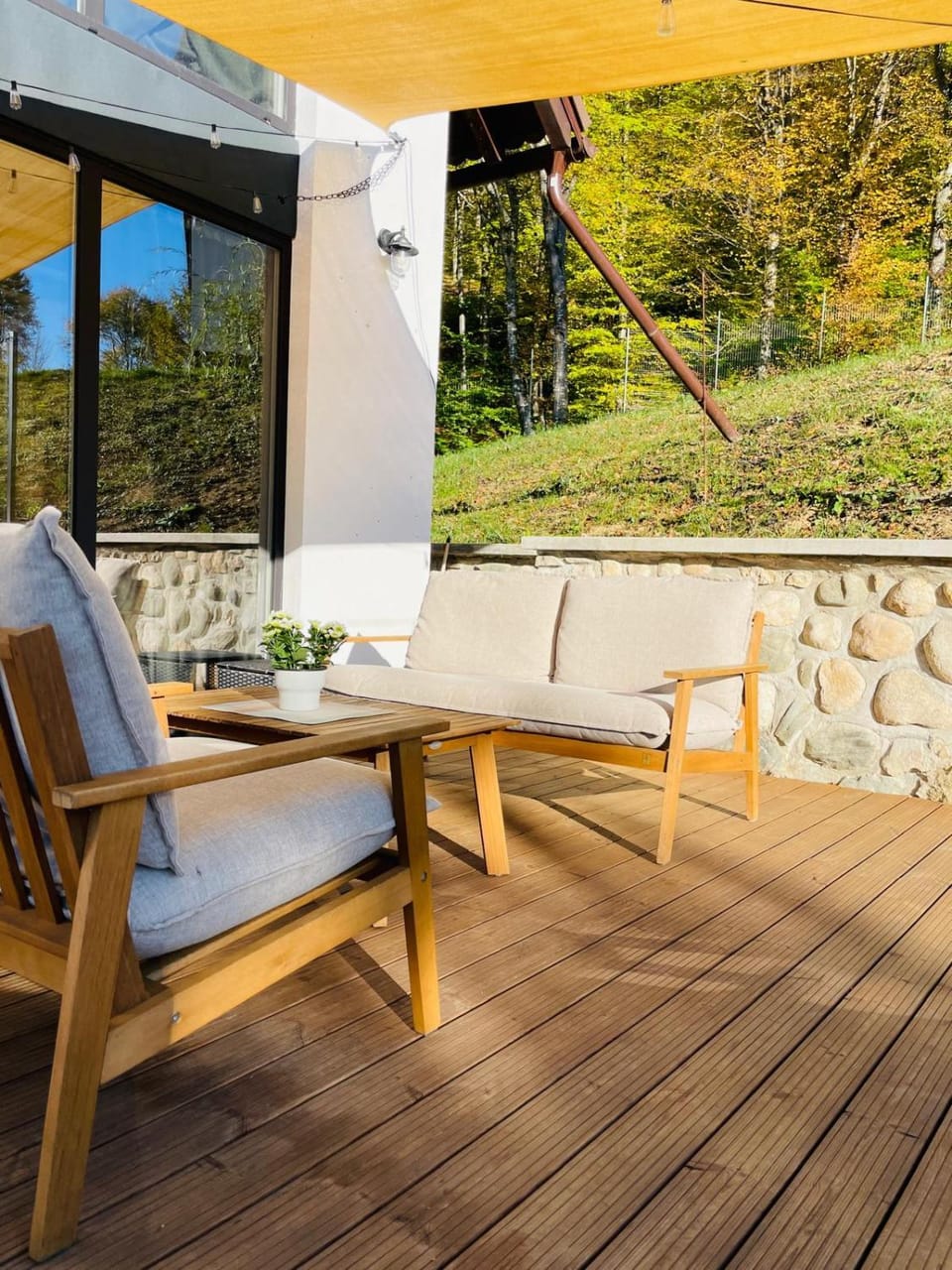 Property building, Balcony/Terrace, Seating area
