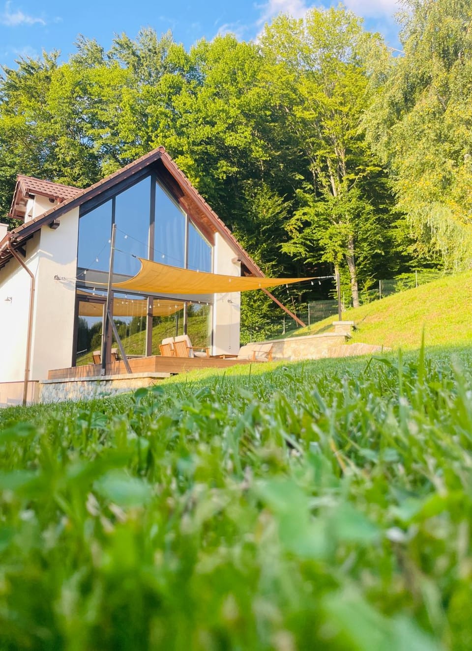 Property building, Spring, Day, Natural landscape, Garden, Garden view