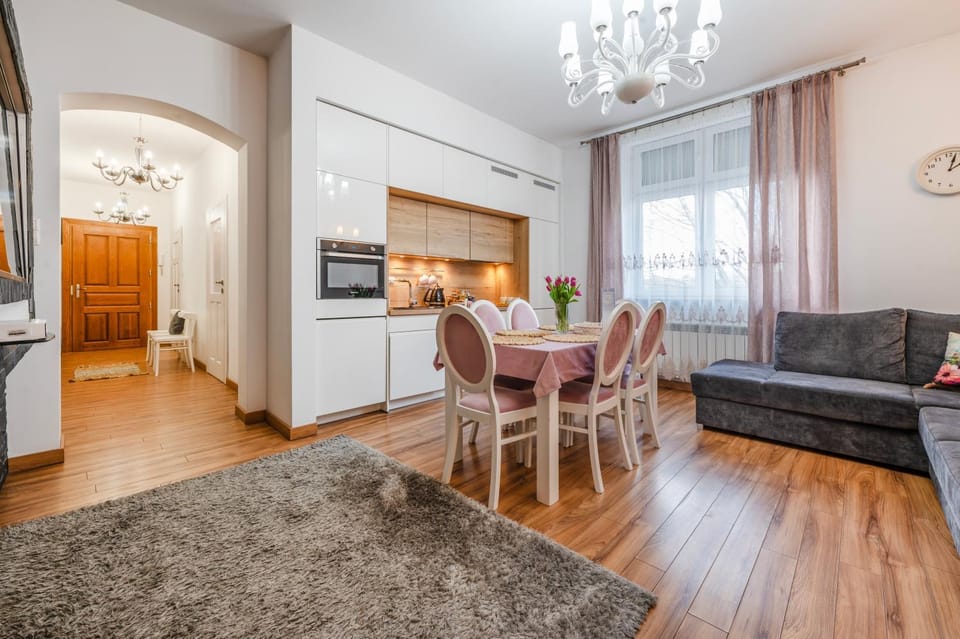 Kitchen or kitchenette, Living room, Dining area, minibar