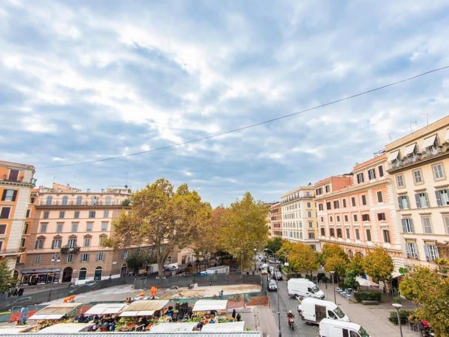 Trastevere Luxury Bright Apartment Apartment in Rome