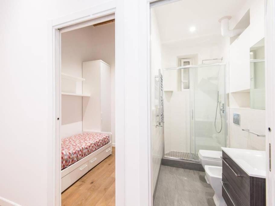 Trastevere Luxury Bright Apartment Apartment in Rome