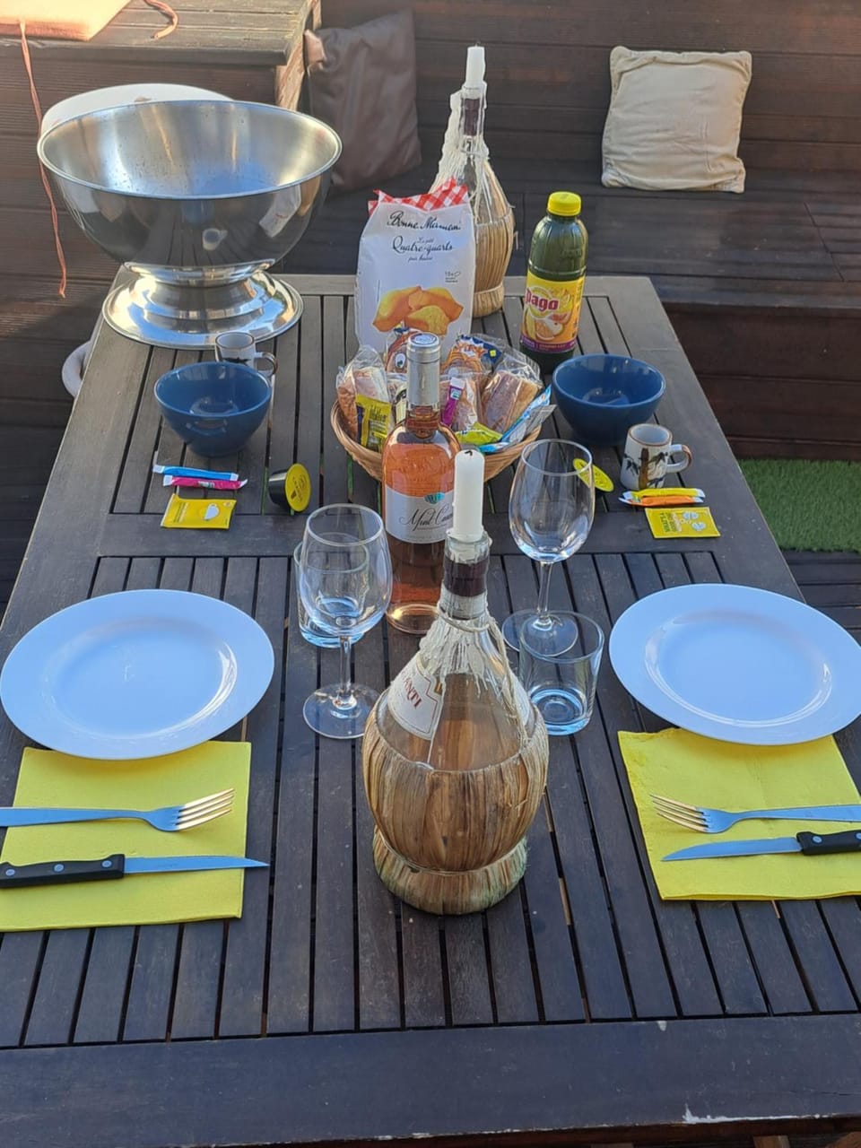 Swimming pool, Breakfast
