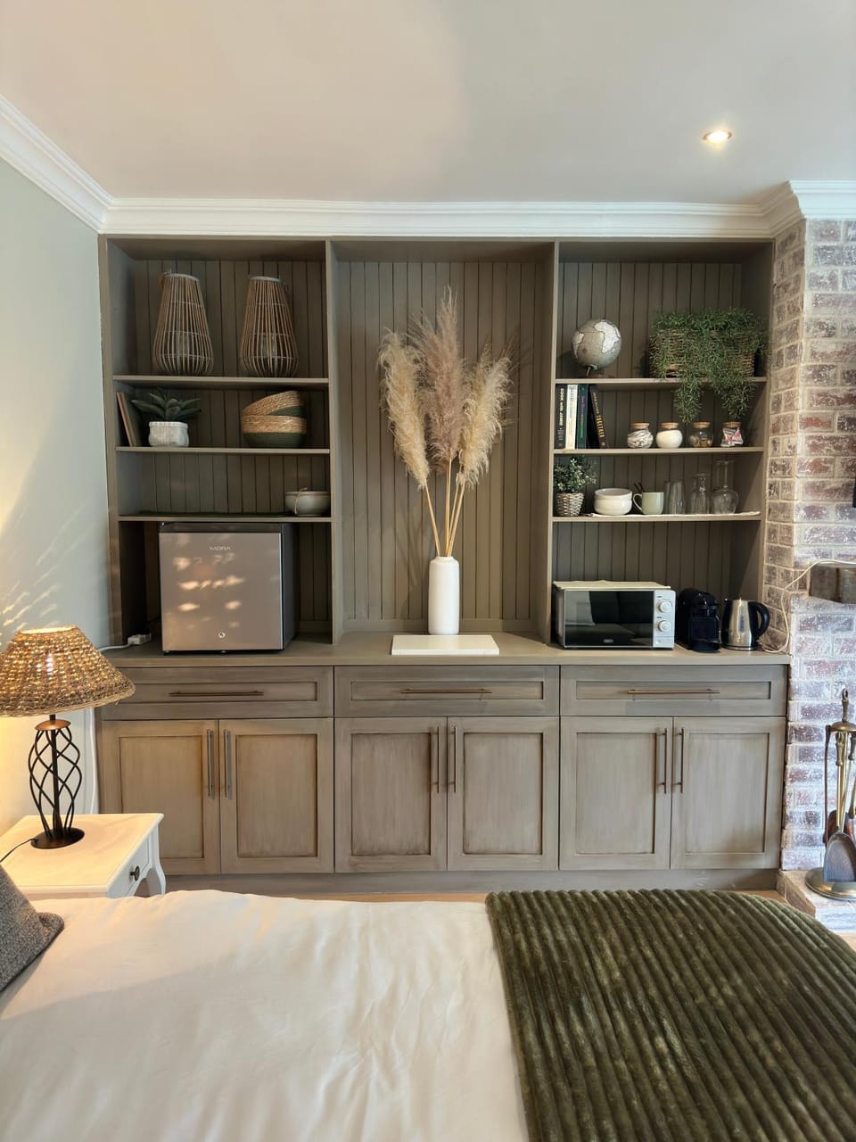 Bed, Kitchen or kitchenette, Bedroom, minibar