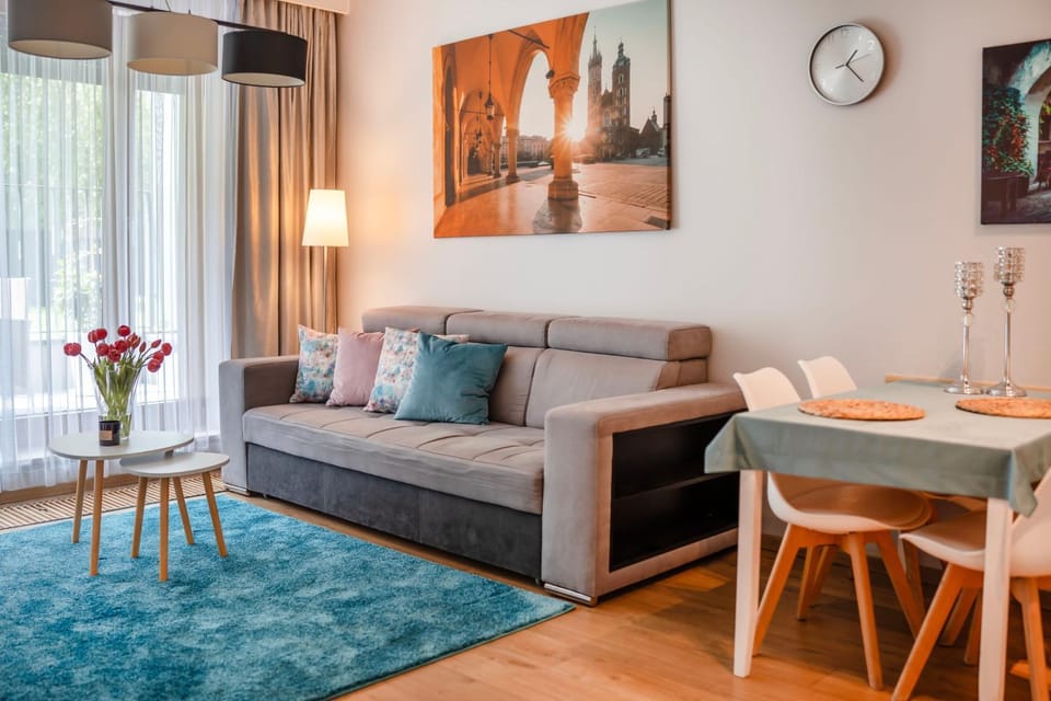 Communal lounge/ TV room, Balcony/Terrace, Living room