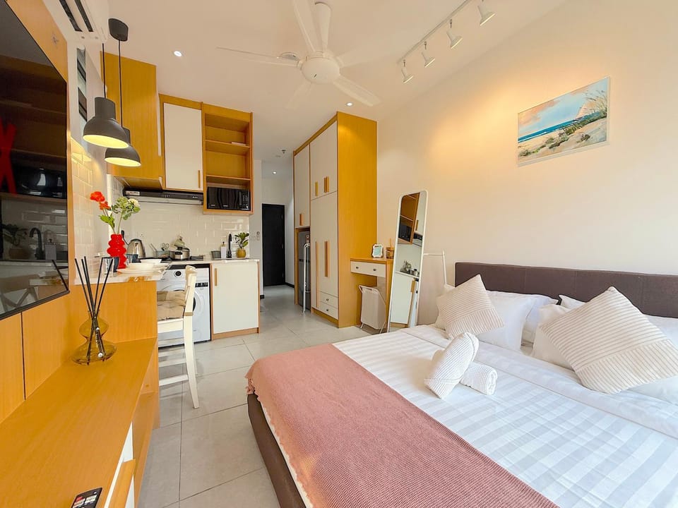Bed, TV and multimedia, Kitchen or kitchenette, Photo of the whole room
