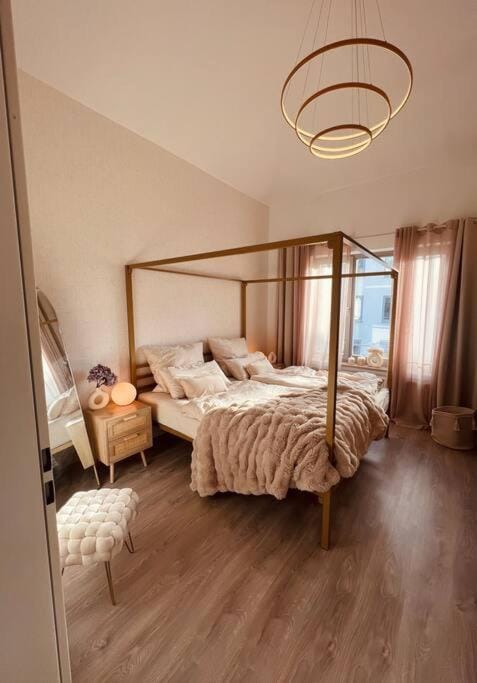 Bed, Bedroom