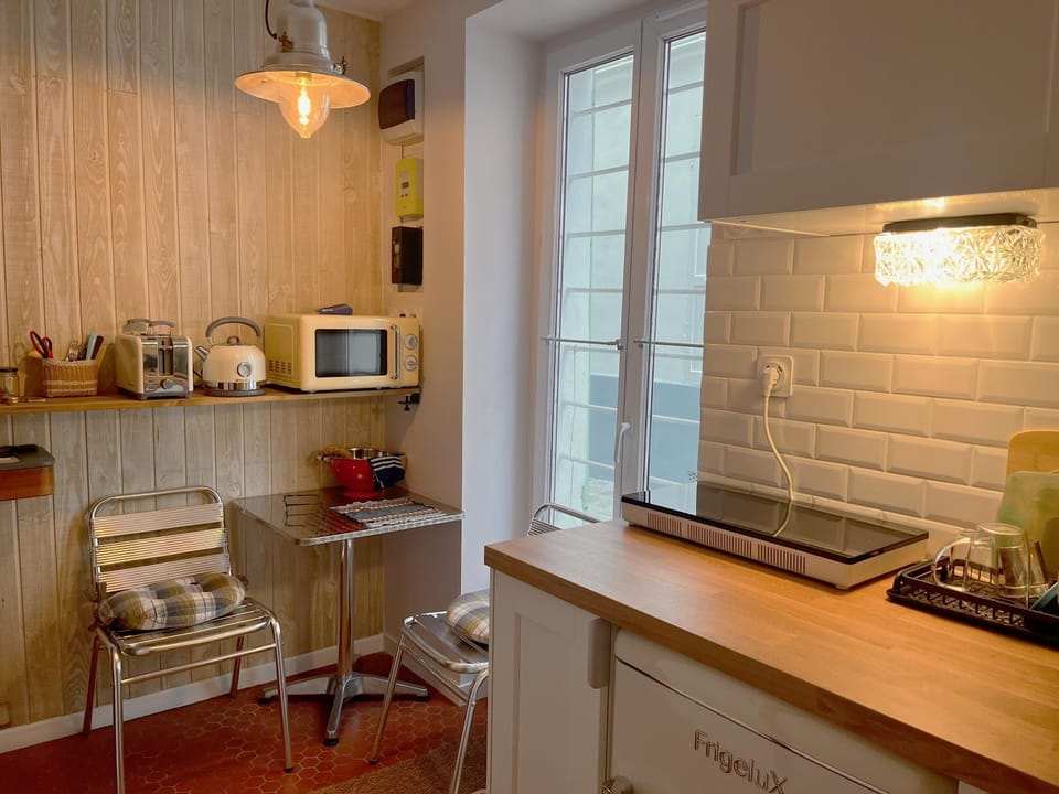 Coffee/tea facilities, Kitchen or kitchenette, minibar, toaster