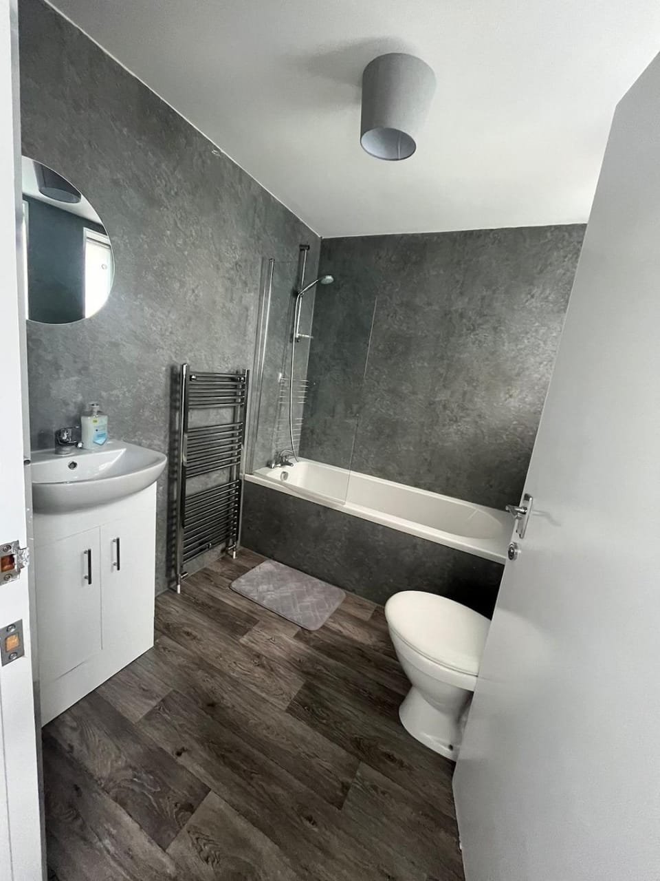 Shower, Toilet, Bath
