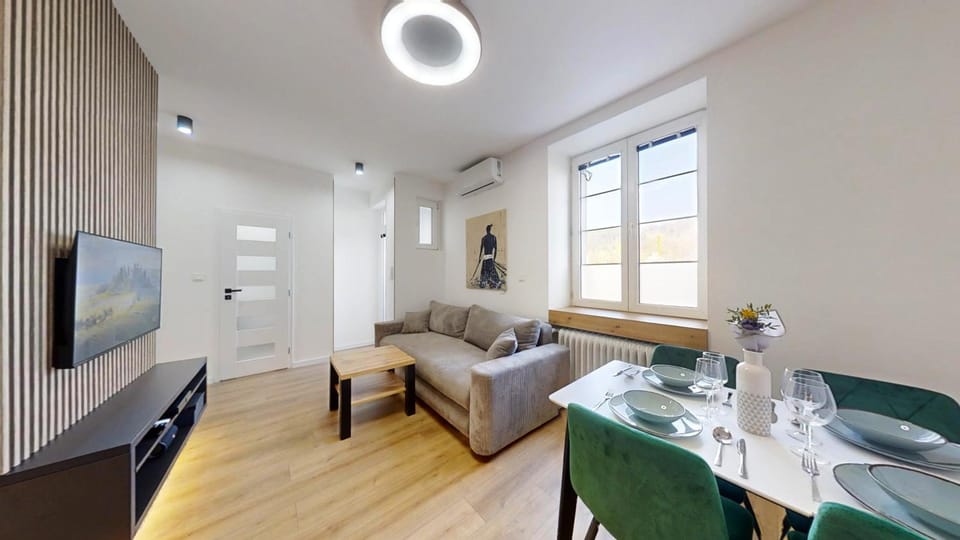 TV and multimedia, Living room, Photo of the whole room, Dining area