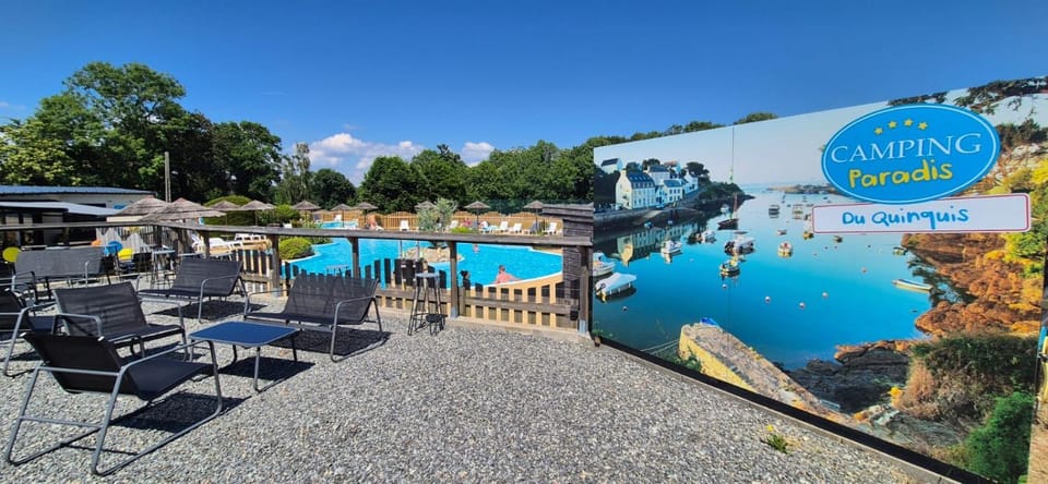 Restaurant/places to eat, Lounge or bar, Pool view