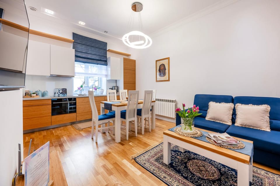 Kitchen or kitchenette, Living room, Seating area