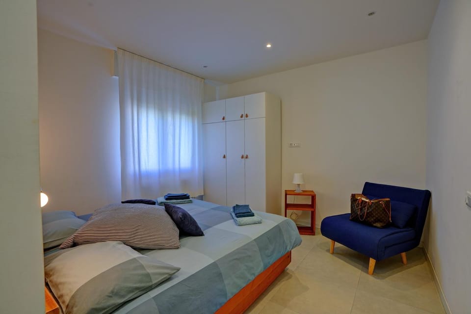 Bedroom, wardrobe