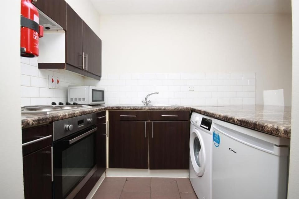 Cotton Avenue Flat Second Floor Sleeps 4 Apartment in London Borough of Ealing