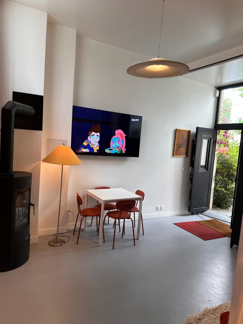 ORANGE STUDIO 24 24 Access Apartment in Île-de-France