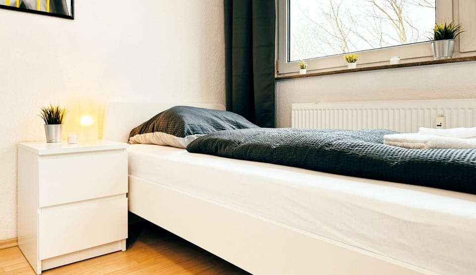 Bed, Photo of the whole room, Bedroom, internet, internet