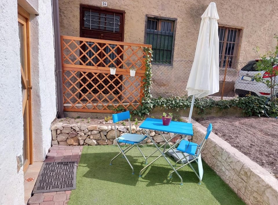 Property building, Day, Seating area