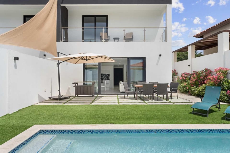 CM01A - Private Villa with pool - 5min from Eagle Beach - 3BR house House in Oranjestad