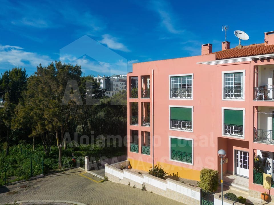 Property building, Facade/entrance, Off site