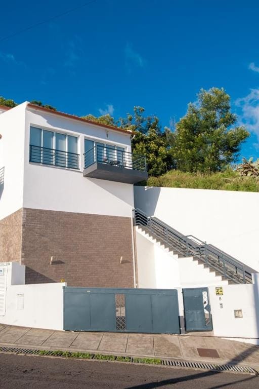 GuestReady - One happy stay in Machico House in Madeira District