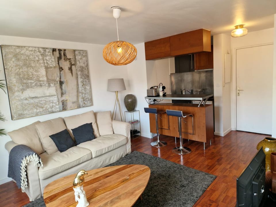 Kitchen or kitchenette, Living room