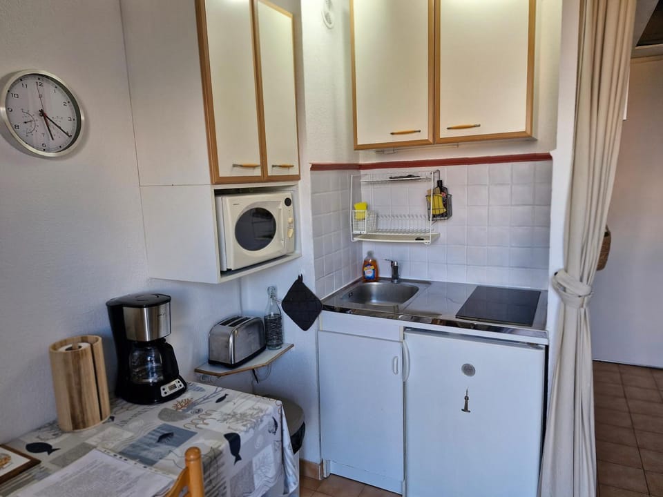 studio belle vue Apartment in La Londe-les-Maures