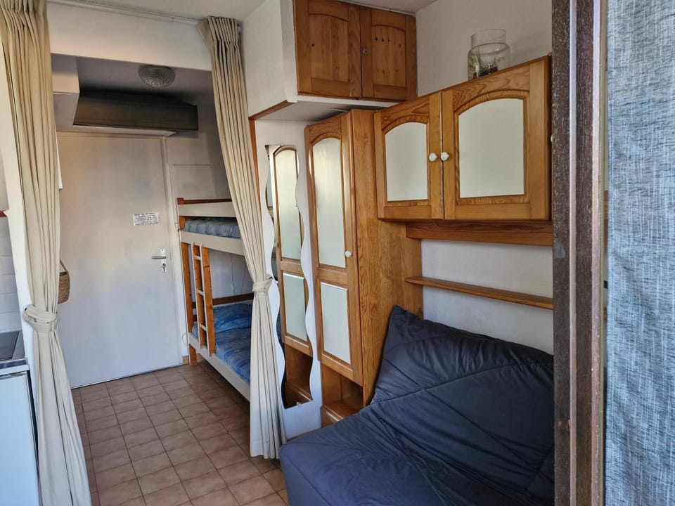 studio belle vue Apartment in La Londe-les-Maures