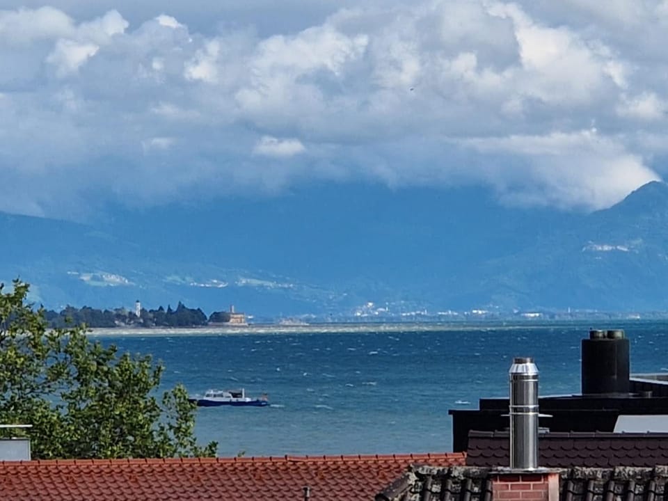 Day, Natural landscape, Lake view, Mountain view