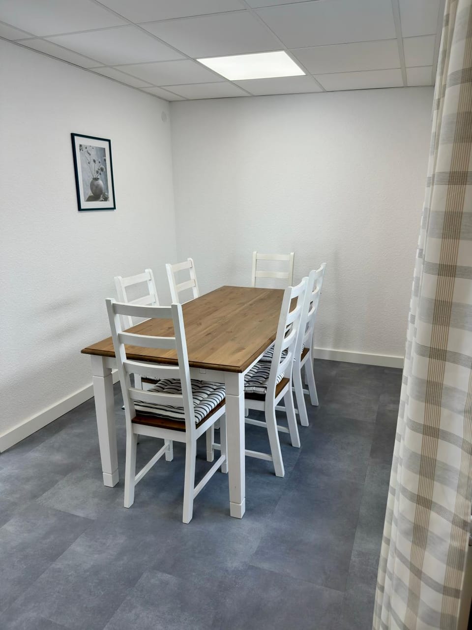 Communal lounge/ TV room, TV and multimedia, Photo of the whole room, Seating area, Dining area