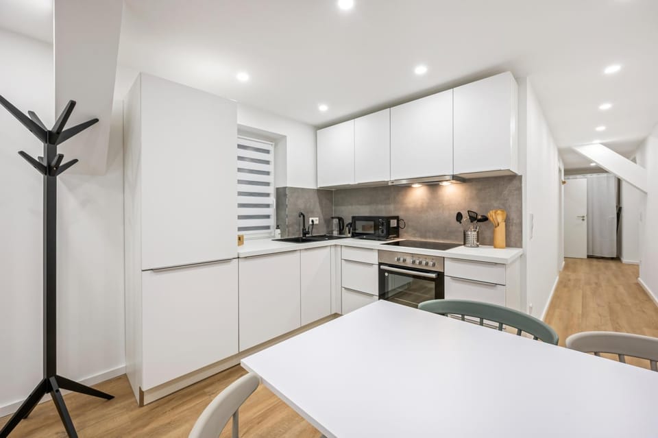 Coffee/tea facilities, Kitchen or kitchenette, Dining area, dishwasher, toaster