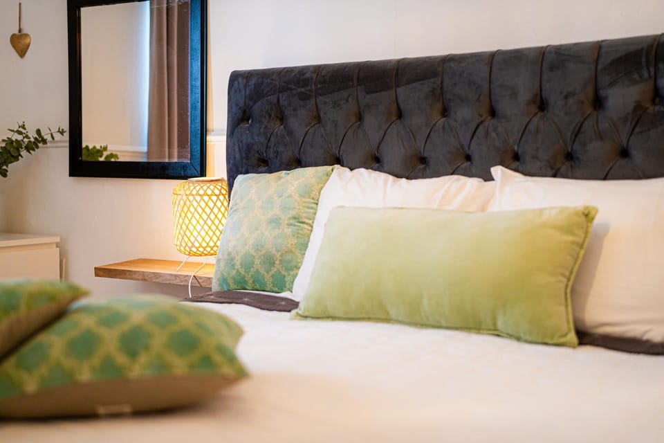 Bed, Bedroom