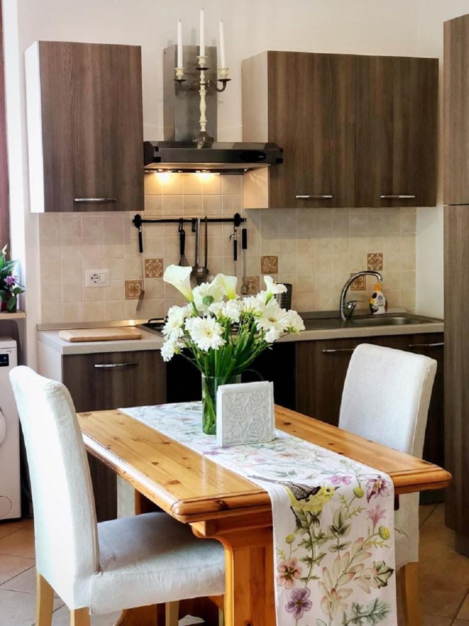 Kitchen or kitchenette, Living room, Lunch, pet friendly, stove, kitchen