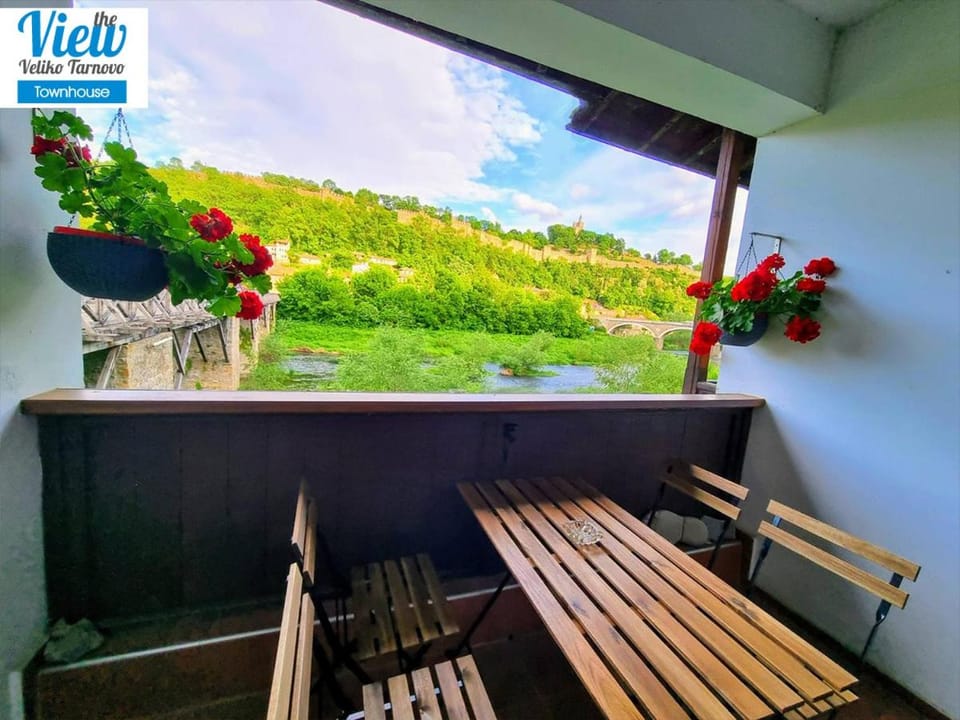 Natural landscape, View (from property/room), Balcony/Terrace, Garden view