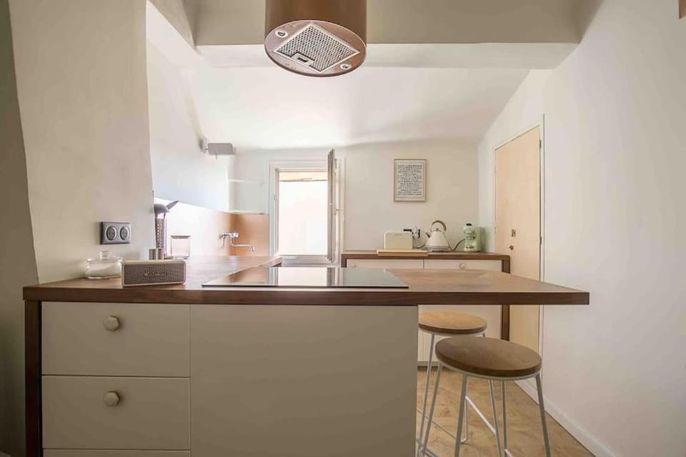 Petit Cocon avec Vue Dernier Etage - Mazarin 1833 Apartment in Aix-en-Provence