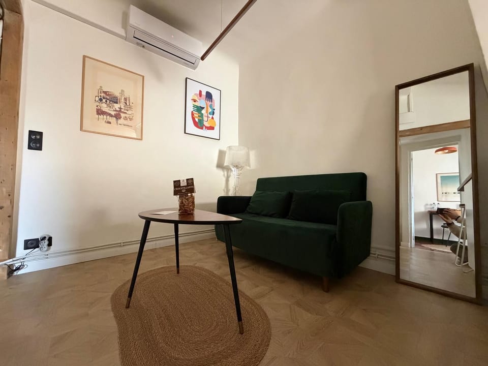 Petit Cocon avec Vue Dernier Etage - Mazarin 1833 Apartment in Aix-en-Provence